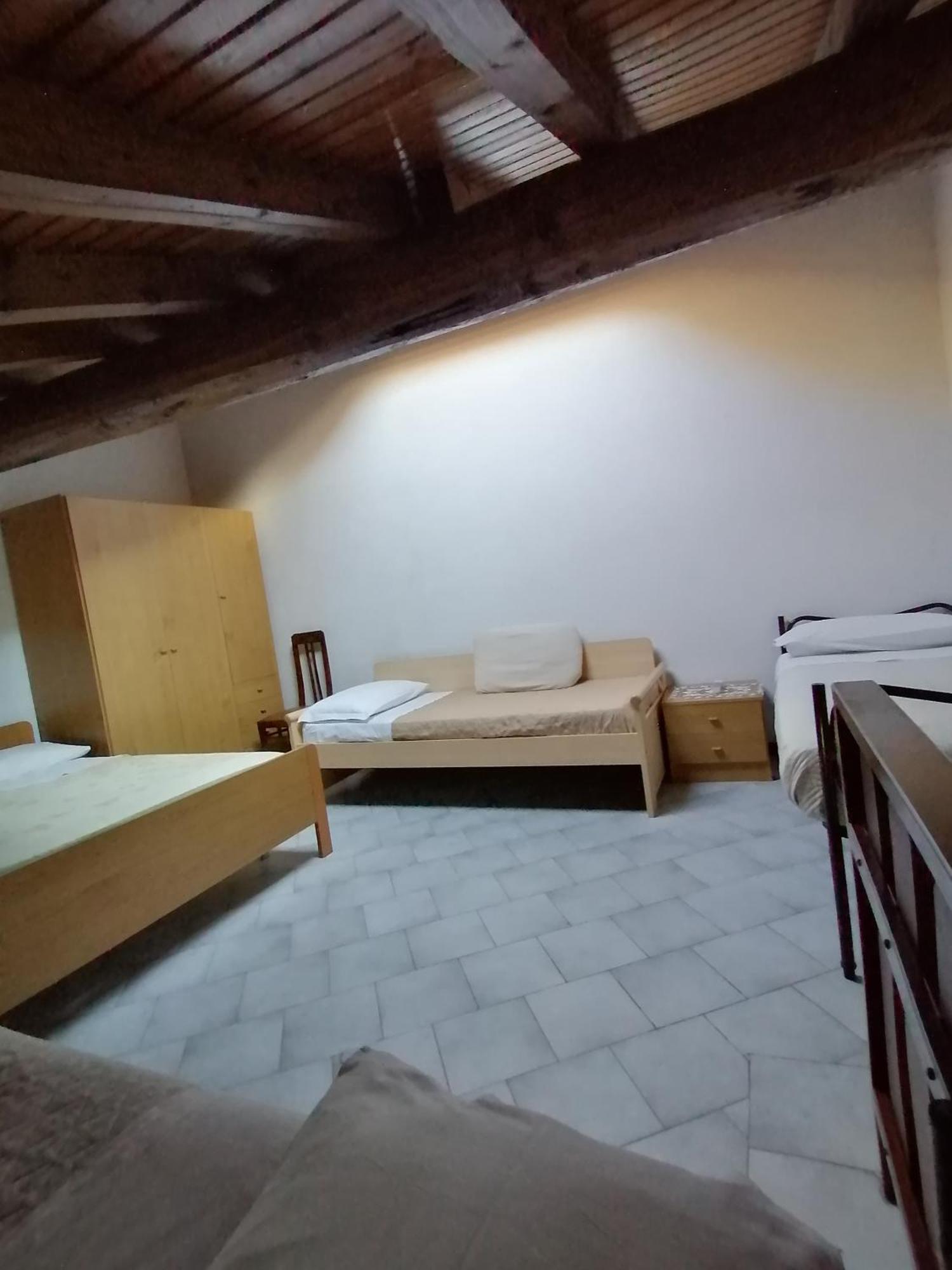 Casa Vacanze 'La Piazza' Villa Zone Rom bilde
